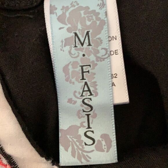 M Fasis XL Romper with embroidery detail around the neck/front. - Picture 7 of 13